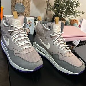 Nike WMNS AIR MAX 1 MID SNKRBT WOMENS Sneakers Size 8.5 Women’s